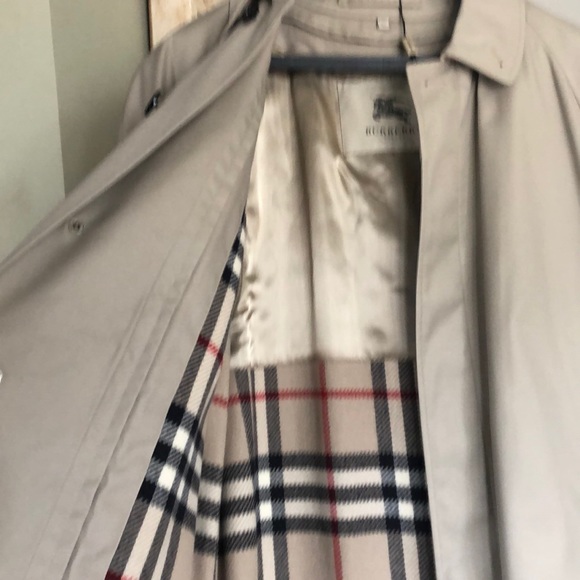 Burberry London Trenchcoat - Picture 3 of 5